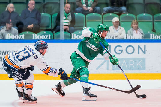 Växjös Dylan Mclaughlin och Rögles Lukas
