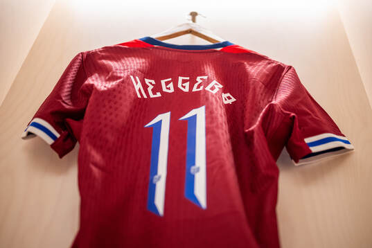 The kit of Aune Heggebø of Norway in the dressing room