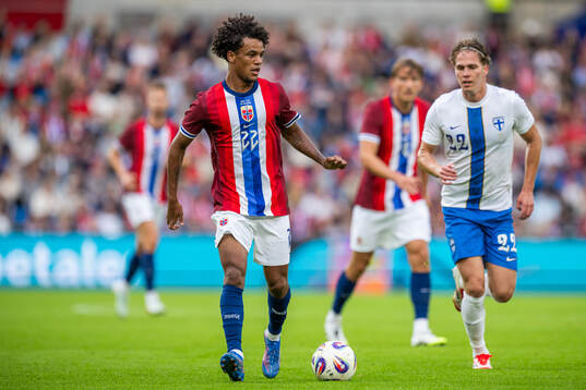 Oscar Bobb of Norway and Onni Valakari of Finland