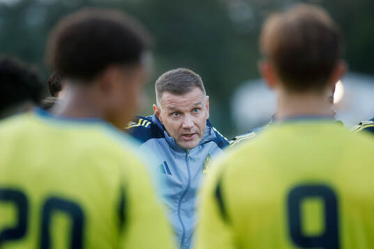 Head coach Andreas Pettersson of Sweden