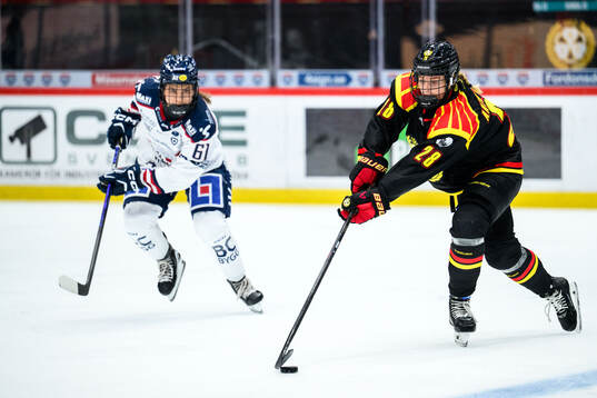 Linköpings Vega Milfors och Brynäs Jenny Antonsson