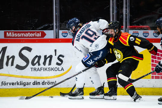 Linköpings Sara Hjalmarsson och Brynäs Tilde Sundnäs