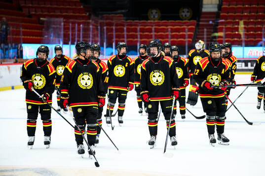 Brynäs Mina Waxin, Matilda Österman och Hanna Thuvik