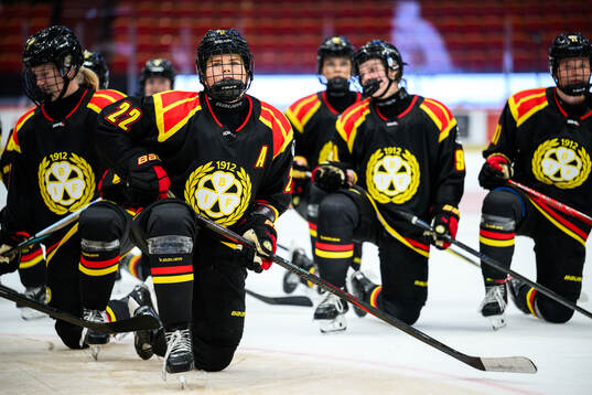 Brynäs Hanna Thuvik jublar