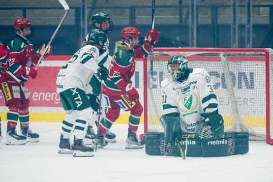 Färjestad BKs målvakt Ida Boman deppar