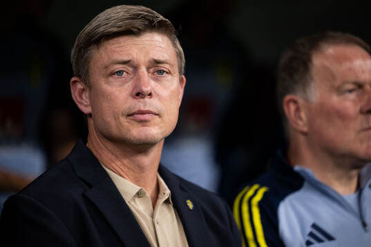 Head coach Jon Dahl Tomasson of Sweden