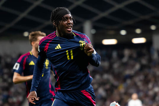 Anthony Elanga of Sweden celebrates