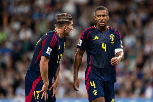 Viktor Gyökeres and Isak Hien of Sweden
