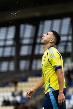 Roony Bardghji of Sweden looks dejected