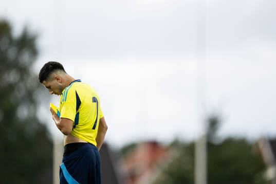 Roony Bardghji of Sweden looks dejected