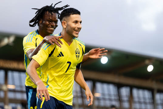 Bläddra bland fler bilder av Football, UEFA Under-21 Qualifier, Sweden - Armenia