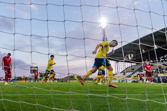 Matteo Perez Vinlöf and Roony Bardghji of Sweden celebrate