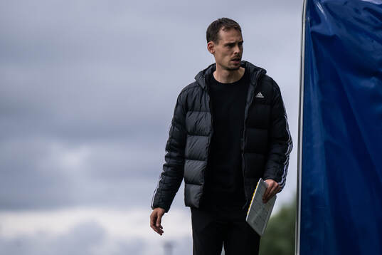 Head coach Daniel Bäckström of Sweden
