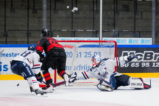 Malmö Redhawks Axel Sundberg och Linköpings målvakt
