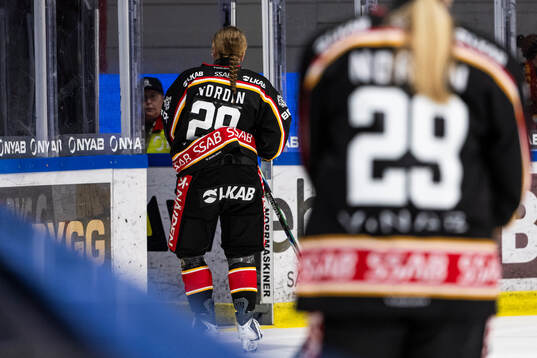 Luleås spelare med Emma Nordins tröjnummer