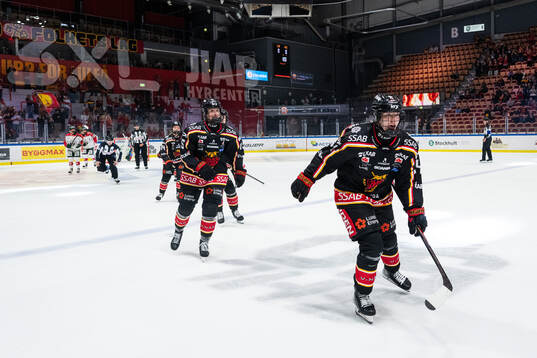 Luleås Mimmi Gill jublar