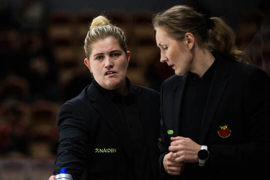 Luleås tränare Melinda Olsson och assisterande tränare