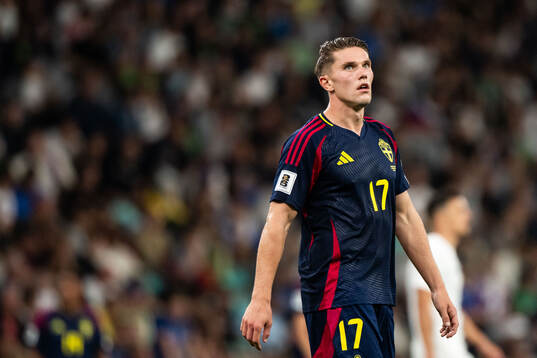 Viktor Gyökeres of Sweden looks dejected