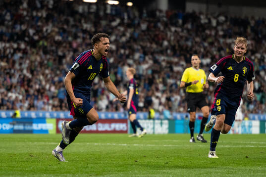Yasin Ayari of Sweden celebrates