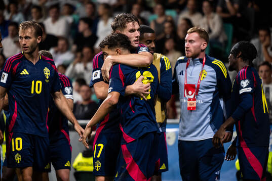 Yasin Ayari of Sweden celebrates with Viktor Gyökeres