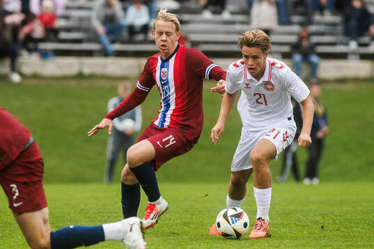 Bläddra bland fler bilder av Football, U18, Four Nations, Denmark - Norway