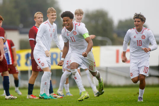 Malik Pimpong of Denmark celebrates