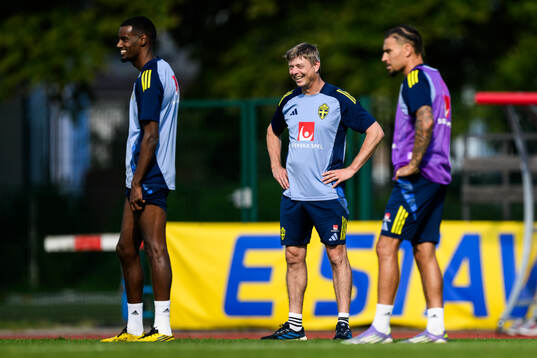 Alexander Isak, head coach Jon Dahl Tomasson and Jordan