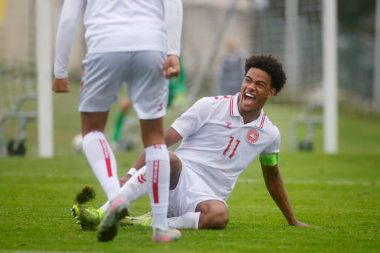 Malik Pimpong of Denmark celebrates
