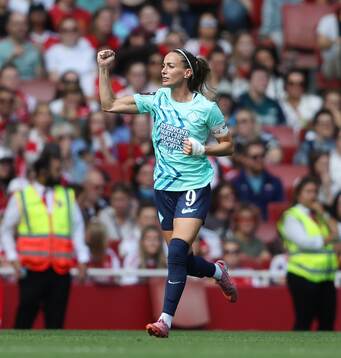 Kosovare Asllani of London City Lionesses celebrates