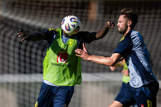 Bläddra bland fler bilder av Football, FIFA World Cup Qualifier, Sweden, Training