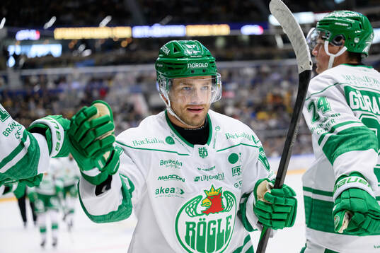 Rögles Leon Bristedt jublar