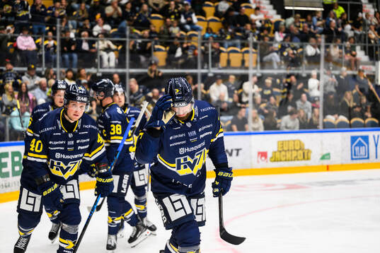 HV71s Lukas Rousek  jublar