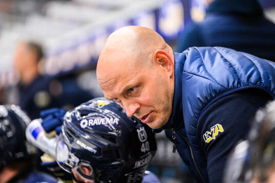 HV71s assisterande tränare Kris Beech