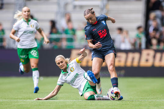 Hammarbys Alice Carlsson och Malmö FFs Miljana Ivanovic
