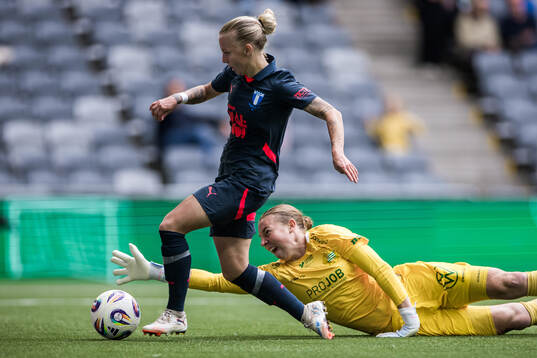 Malmö FFs Nathalie Hoff Persson gör 2-1 på Hammarbys