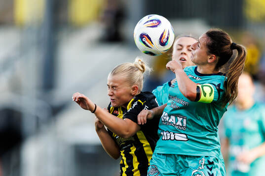 Häckens Matilda Nildén och Kristianstads Emma Petrovic