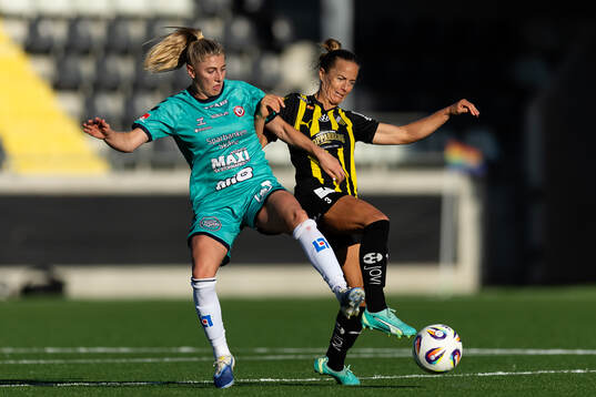 Kristianstads Remy Siemsen och Häckens Aivi Luik
