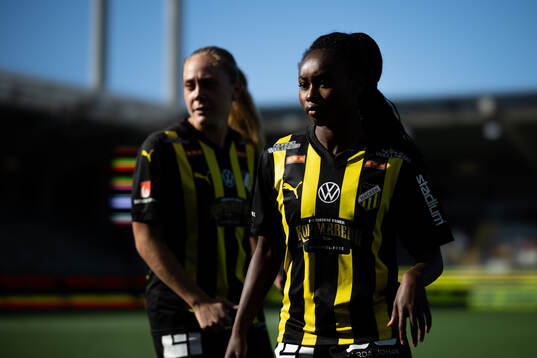 Häckens Alice Bergström och Monica Jusu Bah