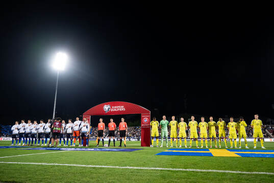 Players of Kosovo and of Sweden