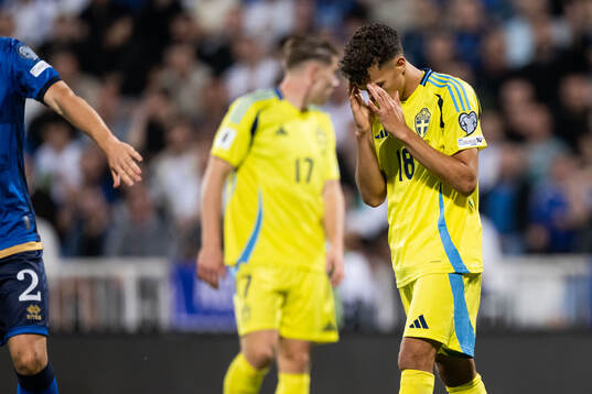 Yasin Ayari of Sweden looks dejected