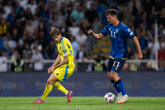 Anton Salétros of Sweden and Fisnik Asllani of Kosovo