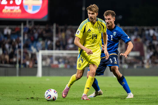 Anton Salétros of Sweden and Fisnik Asllani of Kosovo