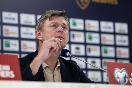 Head coach Jon Dahl Tomasson of Sweden