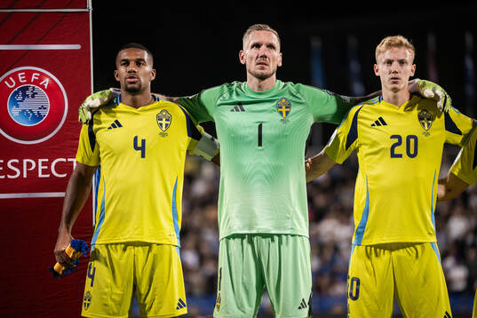 Isak Hien, goalkeeper Robin Olsen and Hugo Larsson of Sweden