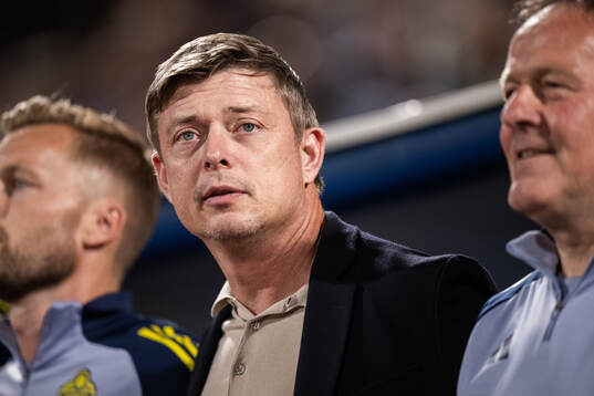 Head coach Jon Dahl Tomasson of Sweden