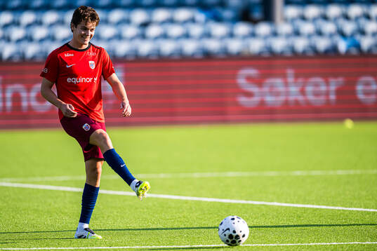 Sverre Halseth Nypan of Norway warms up