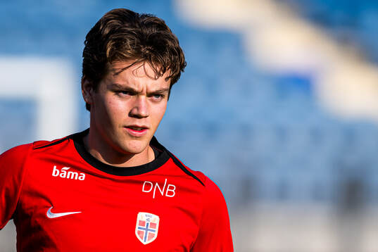 Sverre Halseth Nypan of Norway warms up