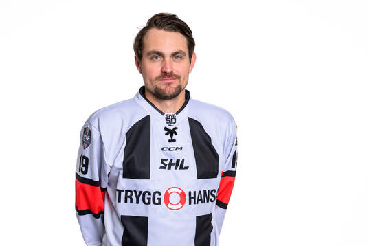 Huvuddomare David Laksola
