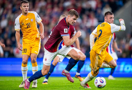 Alexander Sørloth of Norway and Oleg Reabciuk of Moldova
