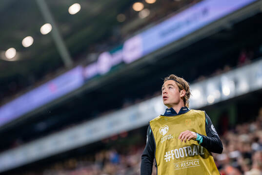 Patrick Berg of Norway warms up